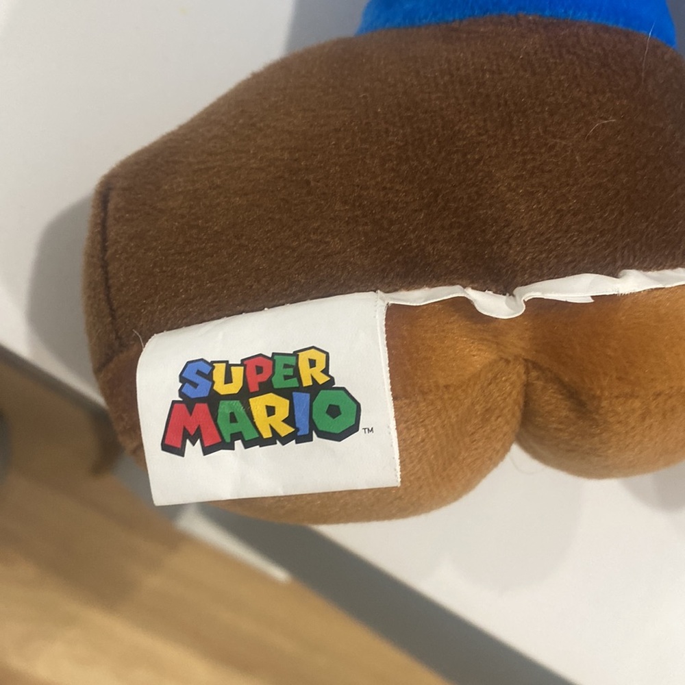 Super Mario - Picture 2 of 2
